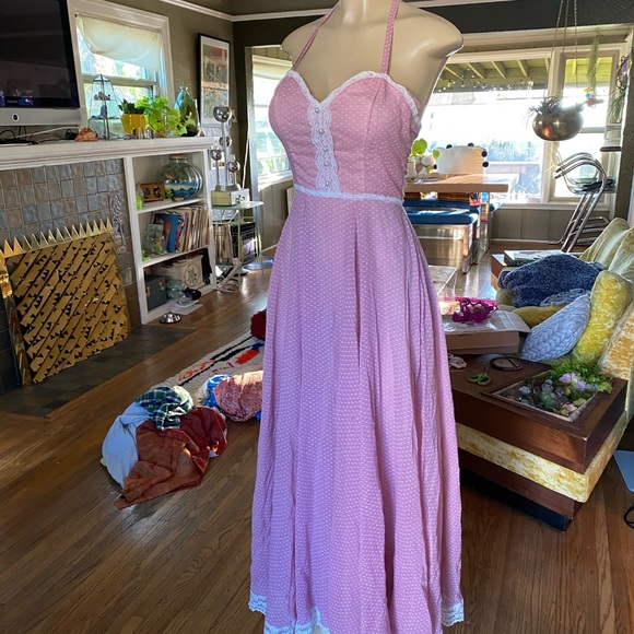 Vintage Gunne Sax blush w/ lace halter maxi dress - Picture 9 of 16